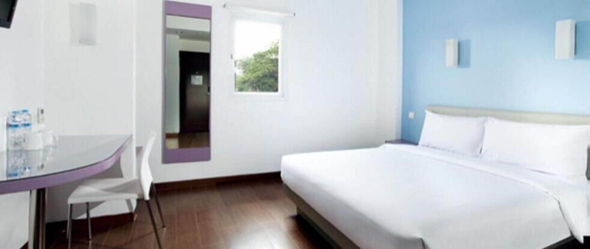 Amaris Hotel Чиребон Экстерьер фото