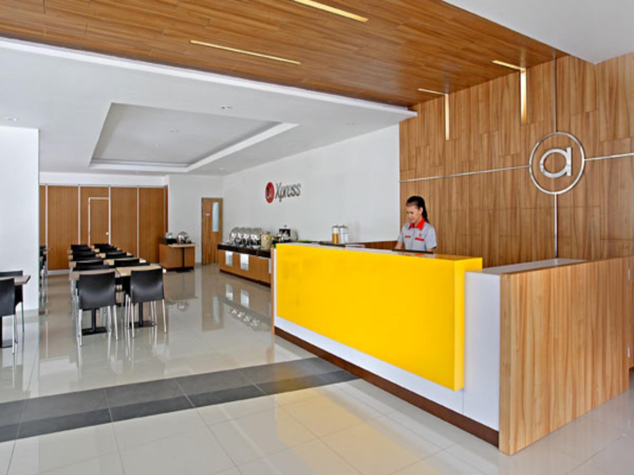Amaris Hotel Чиребон Экстерьер фото