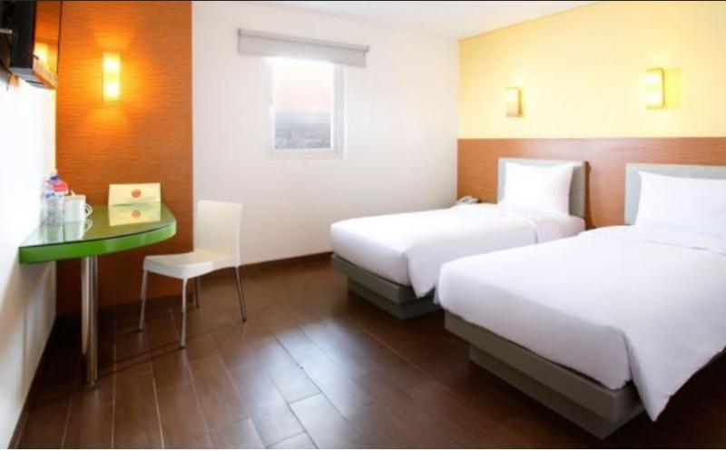 Amaris Hotel Чиребон Экстерьер фото