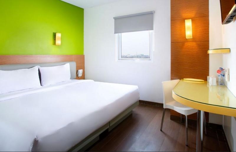 Amaris Hotel Чиребон Экстерьер фото